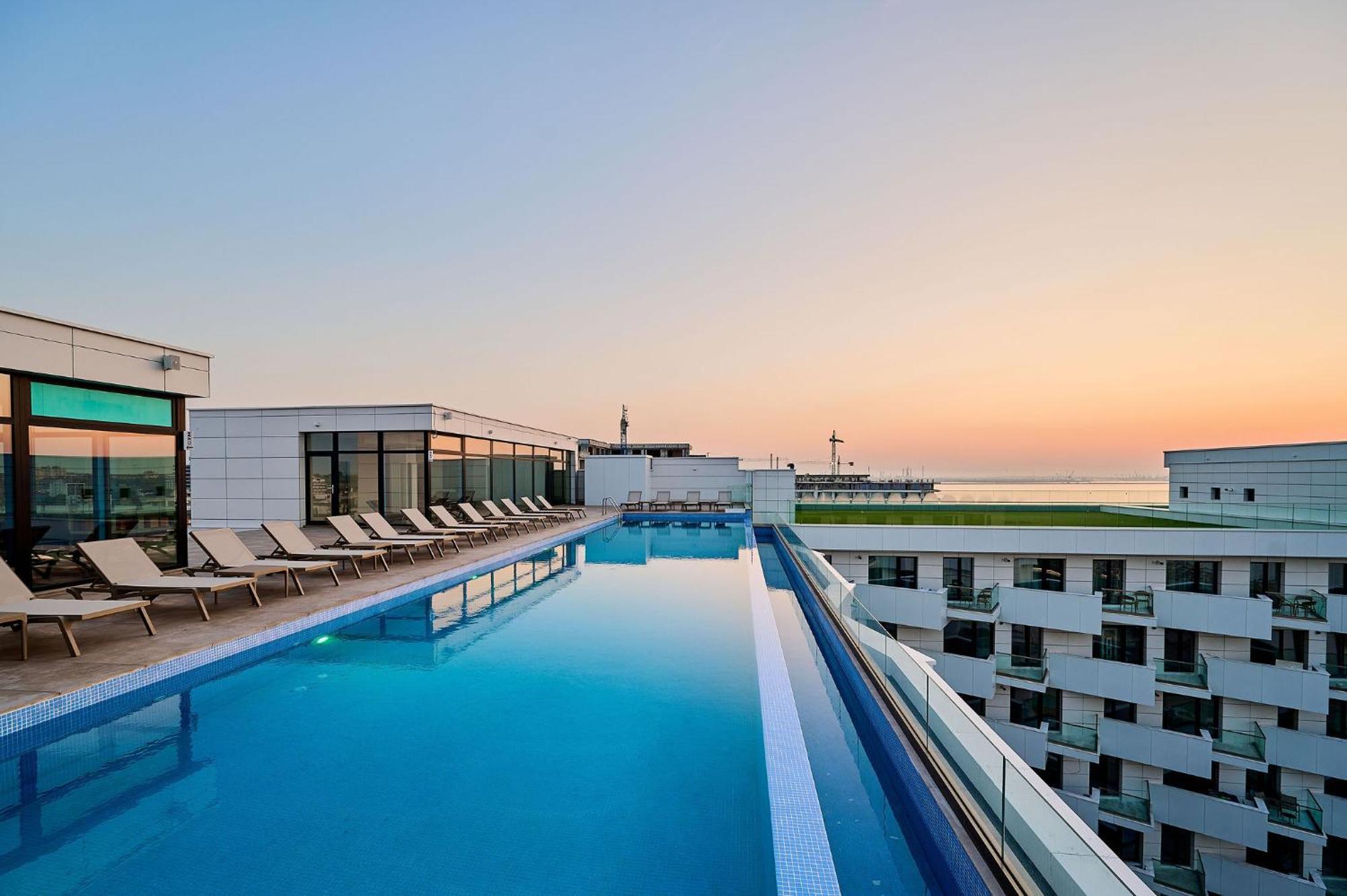 Summer Residence Apartment In Infinity Beach Resort - Parking Мамая Екстер'єр фото
